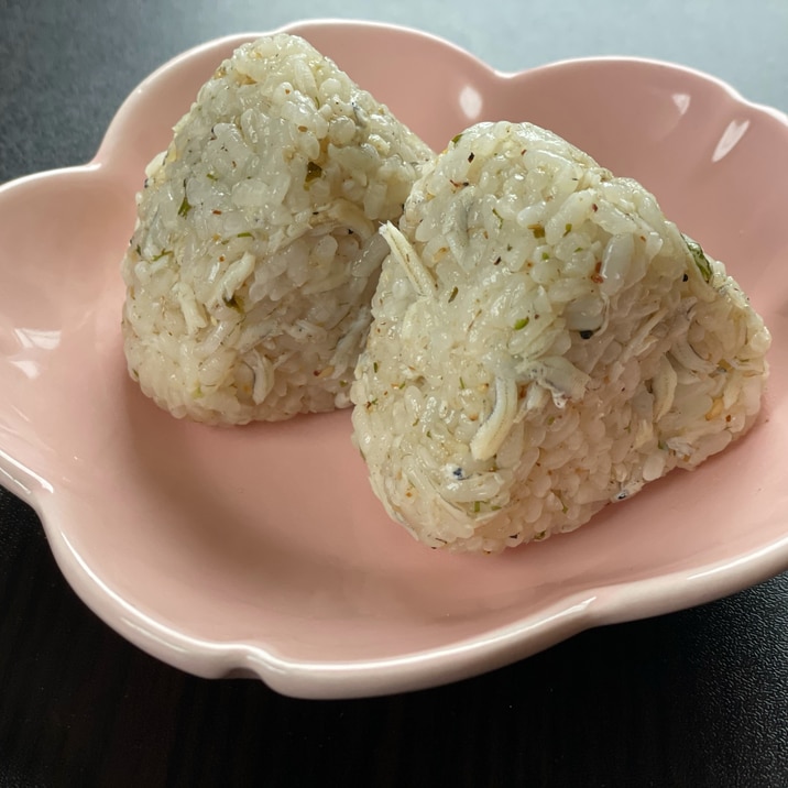 幼児食 美味しい しらすおにぎり レシピ 作り方 By セナ 楽天レシピ 幼児食 美味しい しらすおにぎり レシピ 作り方 By セナ 楽天レシピ